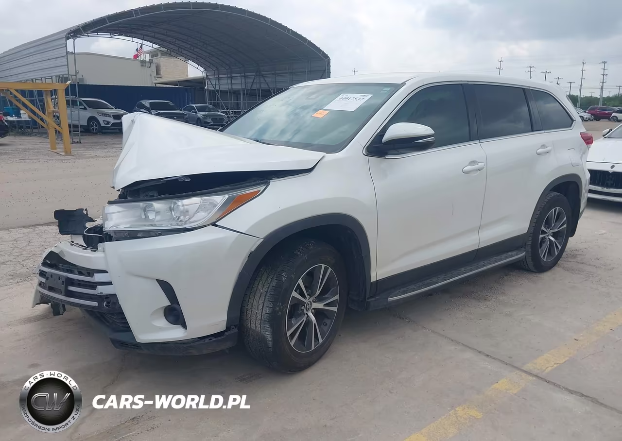 2019 Toyota Highlander Le VIN:5TDZZRFH9KS299146 - 2