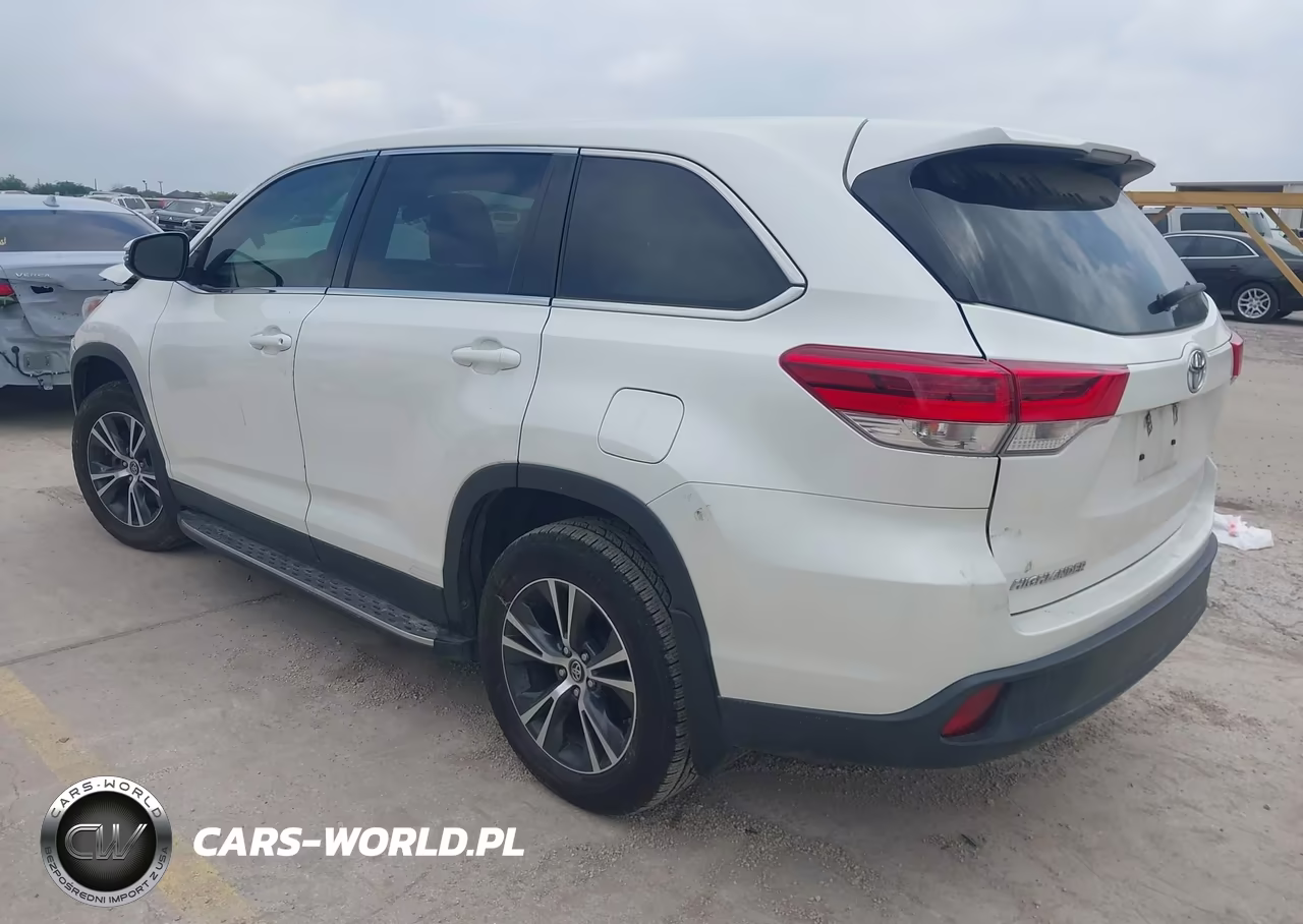 2019 Toyota Highlander Le VIN:5TDZZRFH9KS299146 - 3
