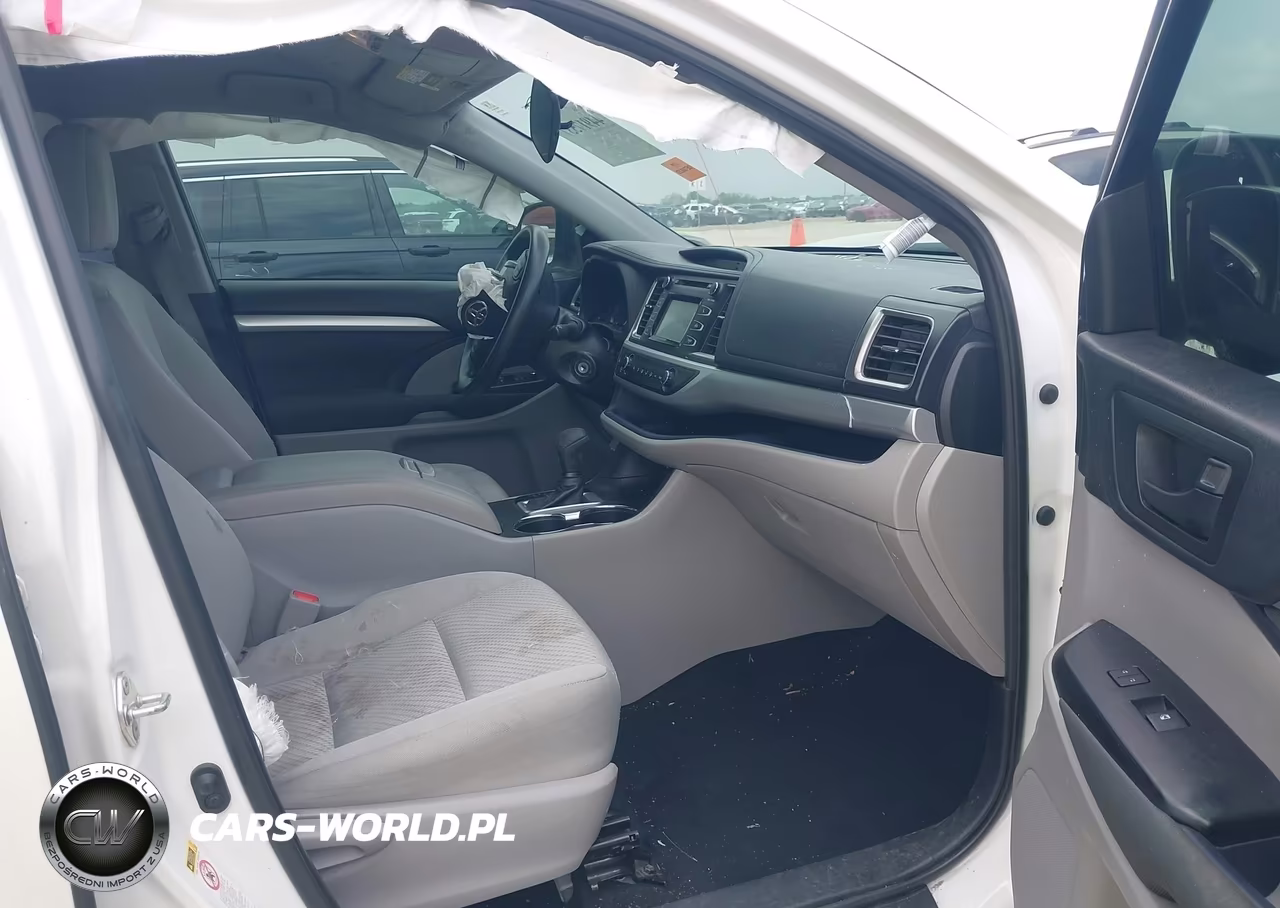 2019 Toyota Highlander Le VIN:5TDZZRFH9KS299146 - 5