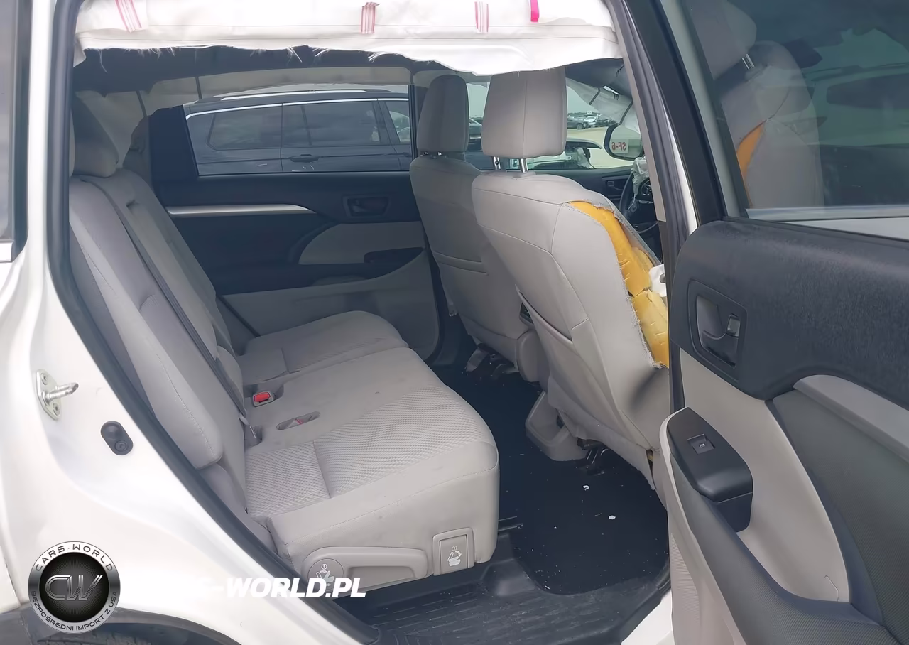 2019 Toyota Highlander Le VIN:5TDZZRFH9KS299146 - 8
