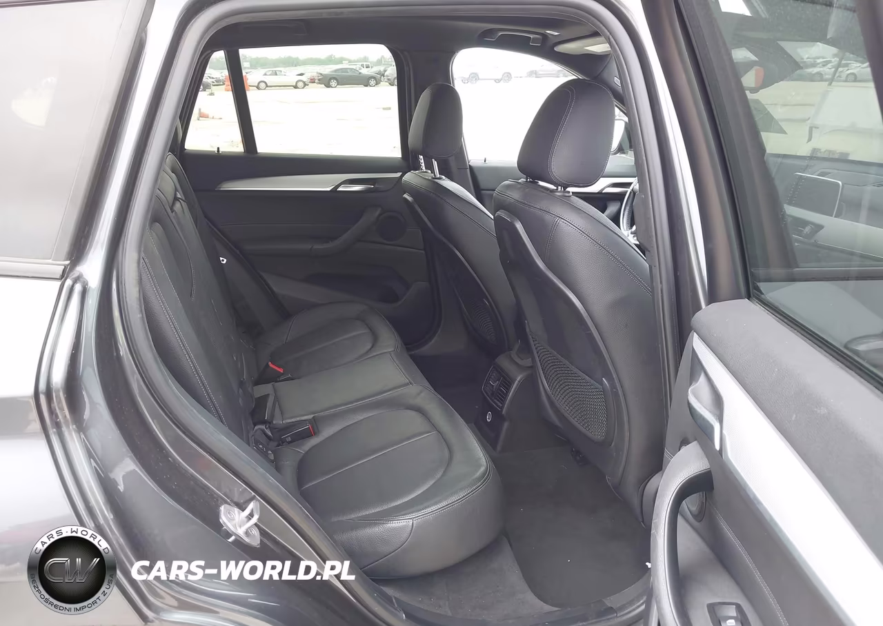 2018 BMW X1 Sdrive28I VIN:WBXHU7C35J5H39638 - 8