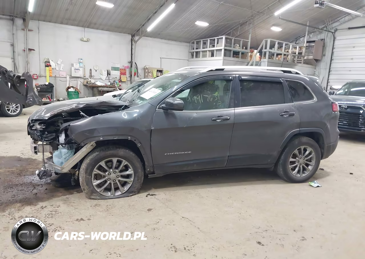 2019 Jeep Cherokee Latitude Plus 4X4 VIN:1C4PJMLX3KD417801 - 14