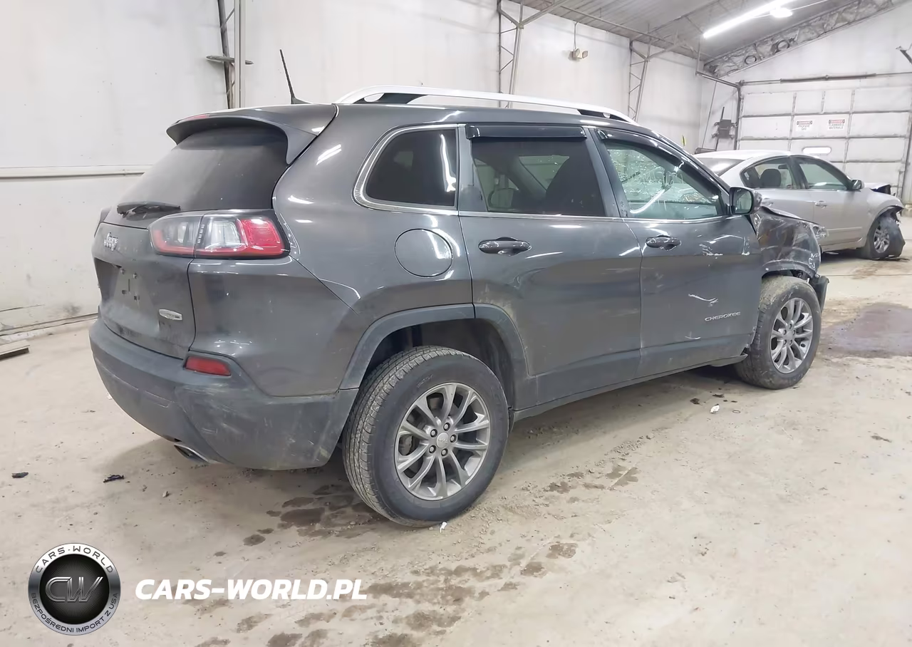 2019 Jeep Cherokee Latitude Plus 4X4 VIN:1C4PJMLX3KD417801 - 4