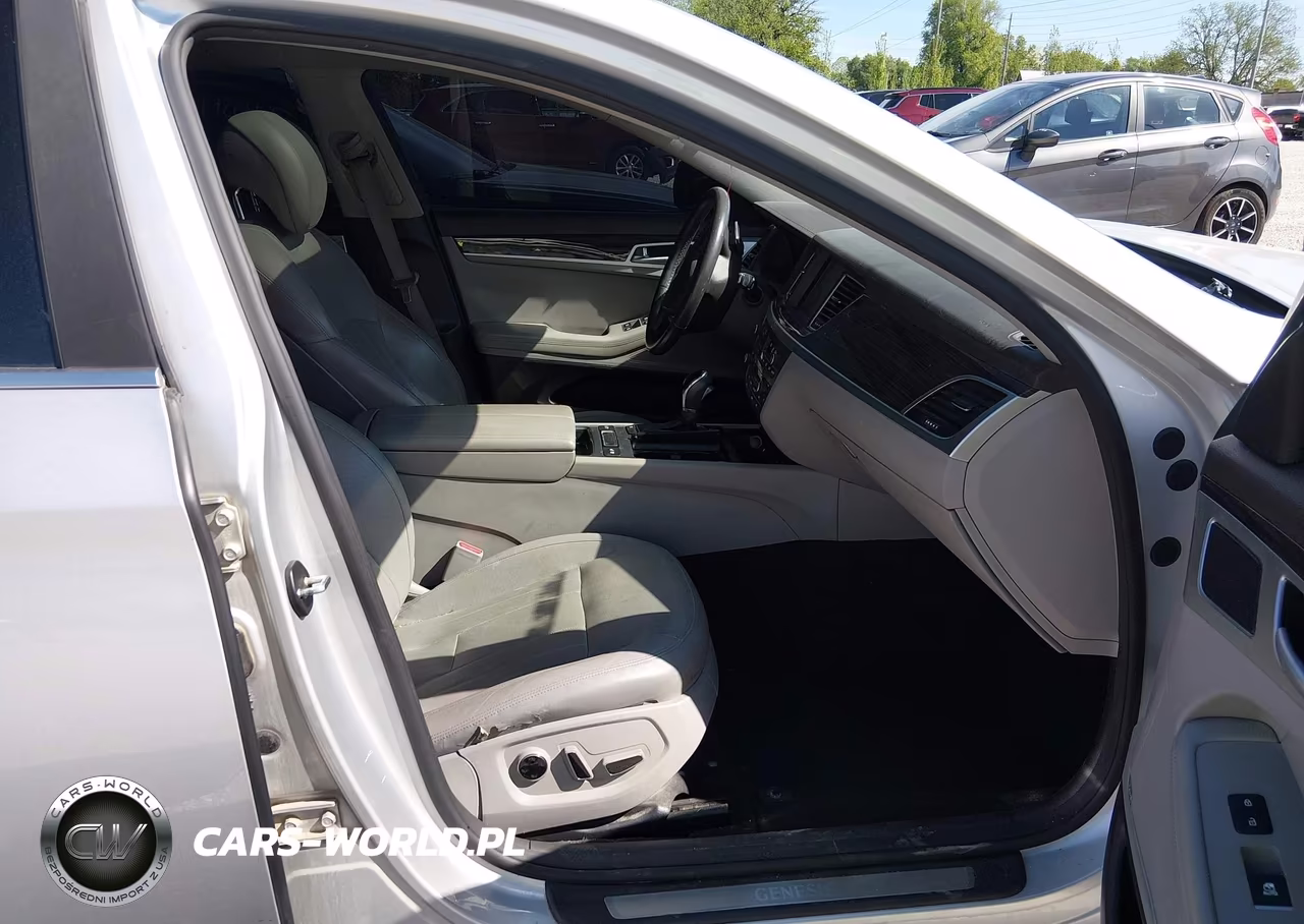 2015 Hyundai Genesis 3.8 VIN:KMHGN4JE9FU094278 - 5