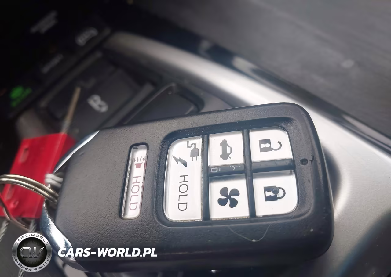 2018 Honda Clarity Plug-In Hybrid Touring VIN:JHMZC5F34JC021316 - 11