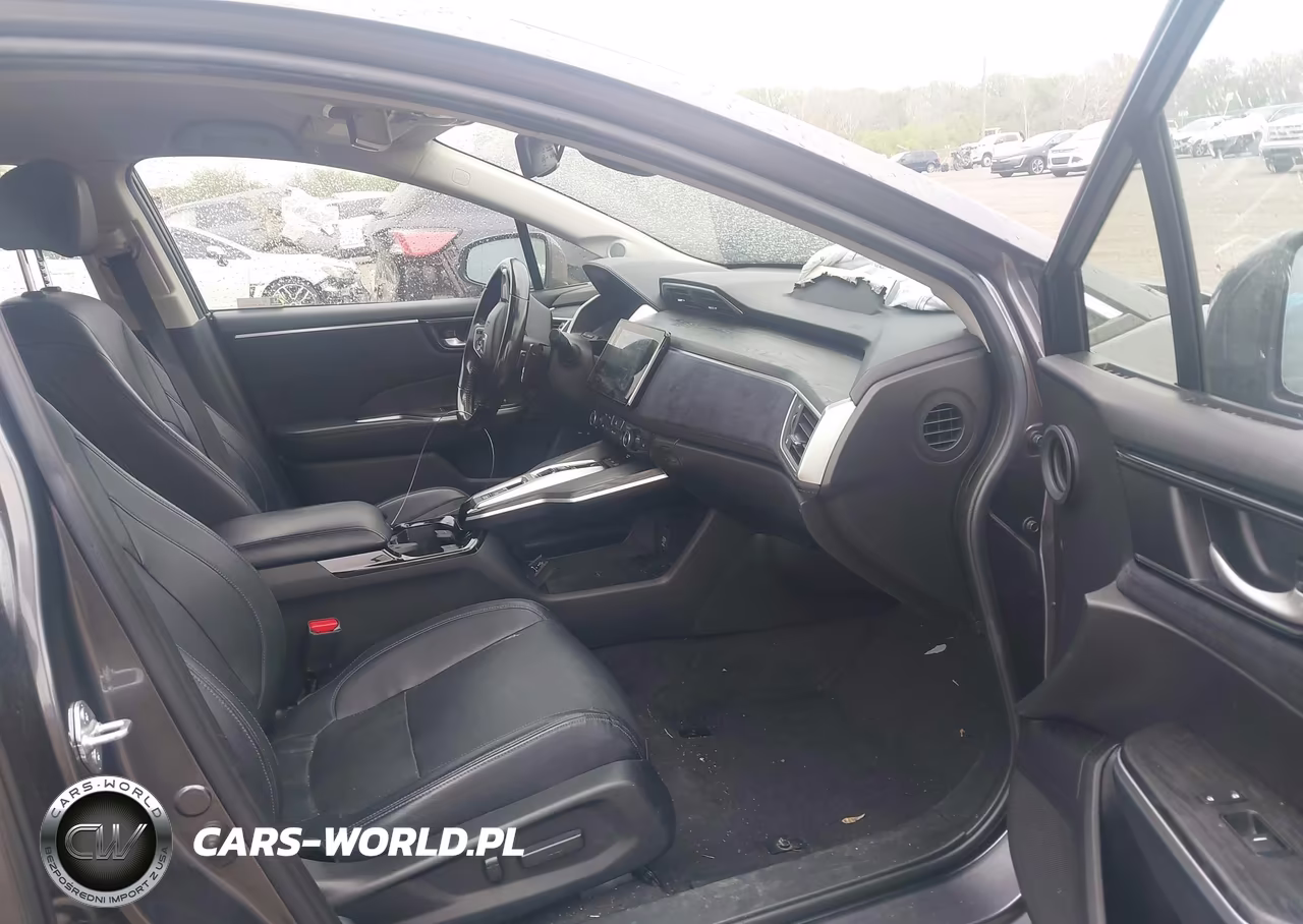 2018 Honda Clarity Plug-In Hybrid Touring VIN:JHMZC5F34JC021316 - 5