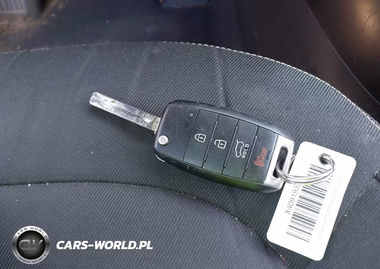 2015 Kia Soul + VIN:KNDJP3A57F7786617 - 11