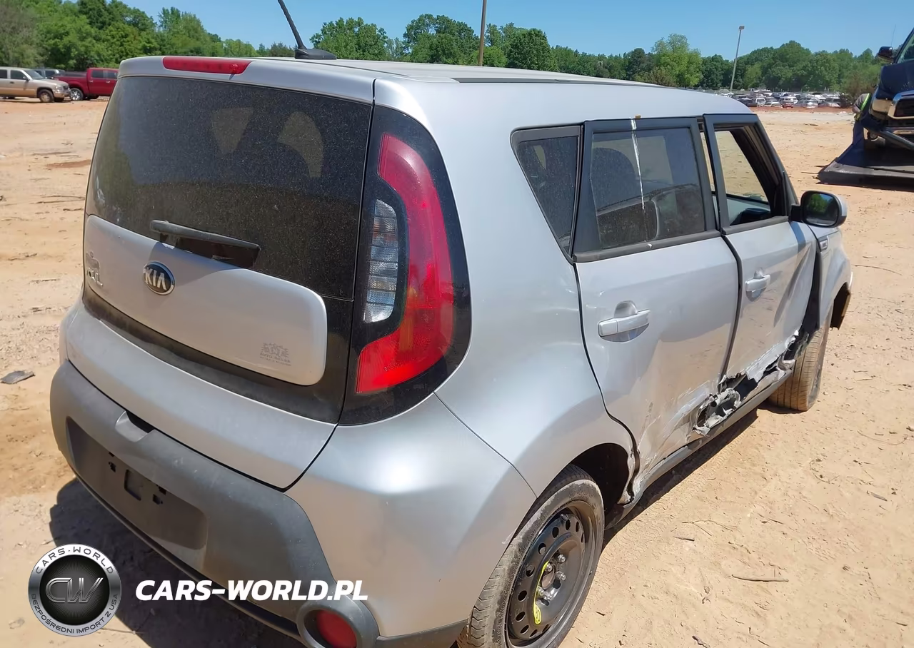 2015 Kia Soul + VIN:KNDJP3A57F7786617 - 4