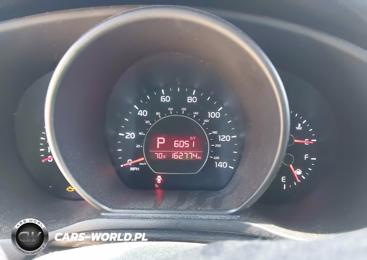 2015 Kia Soul + VIN:KNDJP3A57F7786617 - 7