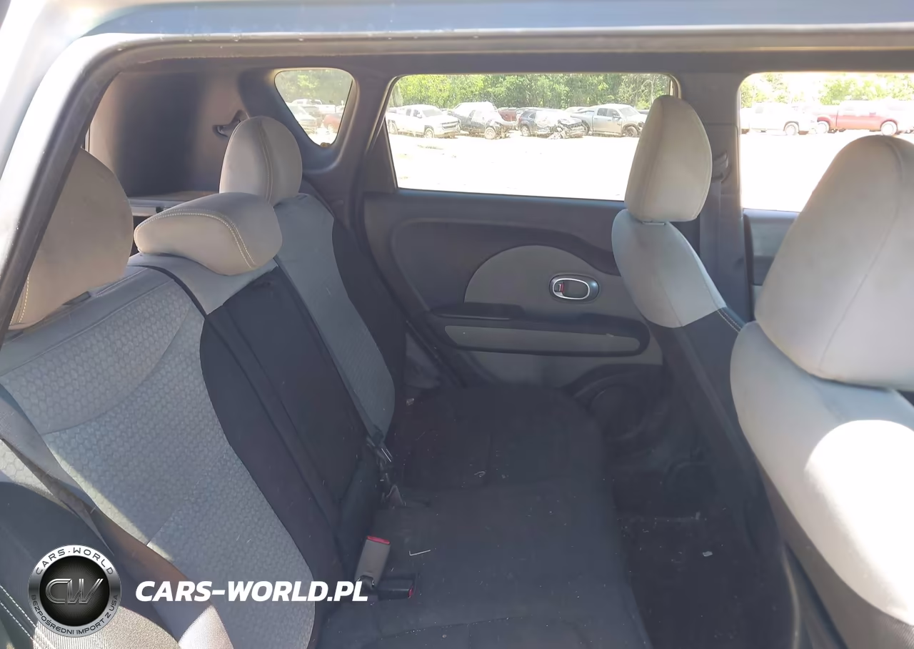 2015 Kia Soul + VIN:KNDJP3A57F7786617 - 8