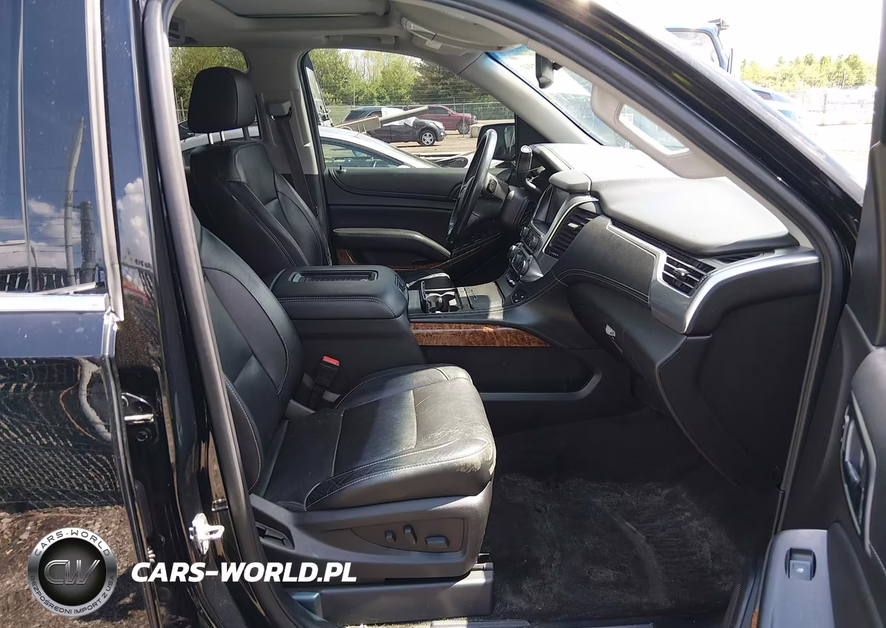 2017 Chevrolet Suburban Premier VIN:1GNSKJKC6HR225148 - 5