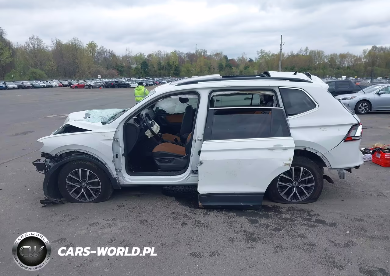 2019 Volkswagen Tiguan 2.0T Se-2.0T Sel-2.0T Sel R-Line-2.0T Sel R-Line Black VIN:3VV2B7AX4KM196775 - 14