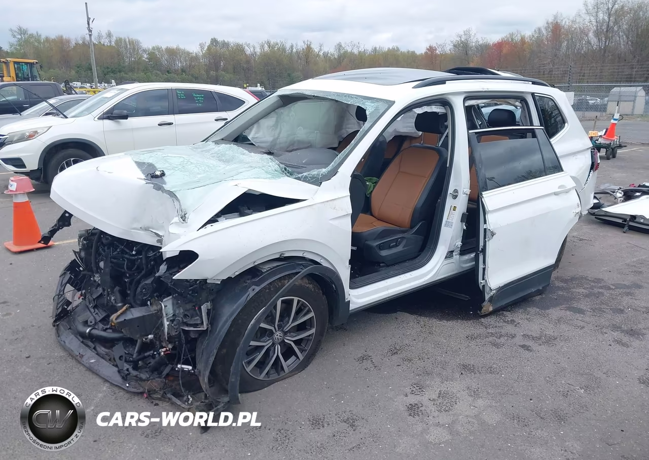 2019 Volkswagen Tiguan 2.0T Se-2.0T Sel-2.0T Sel R-Line-2.0T Sel R-Line Black VIN:3VV2B7AX4KM196775 - 2