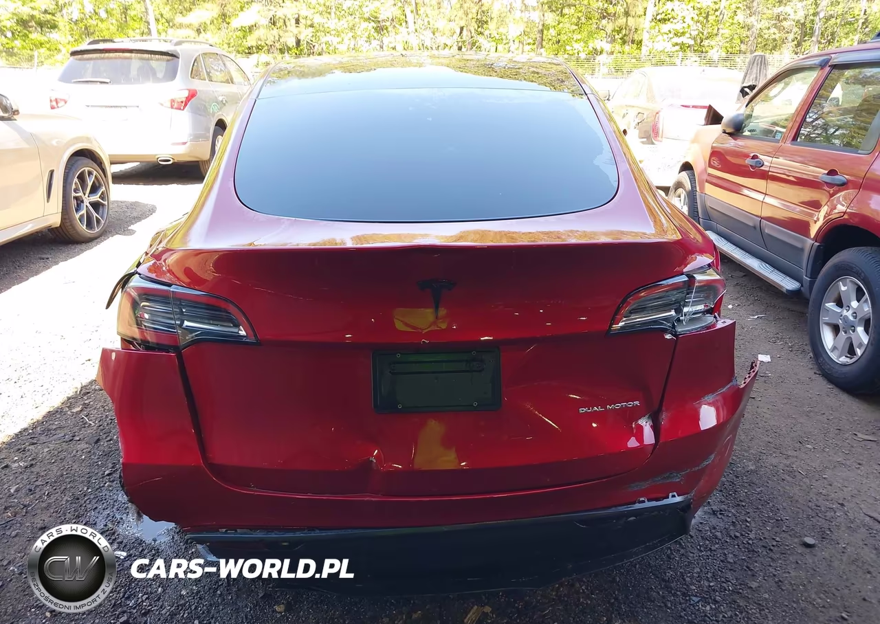 2024 Tesla Model Y Long Range Dual Motor All-Wheel Drive VIN:7SAYGDEE2RF158142 - 16
