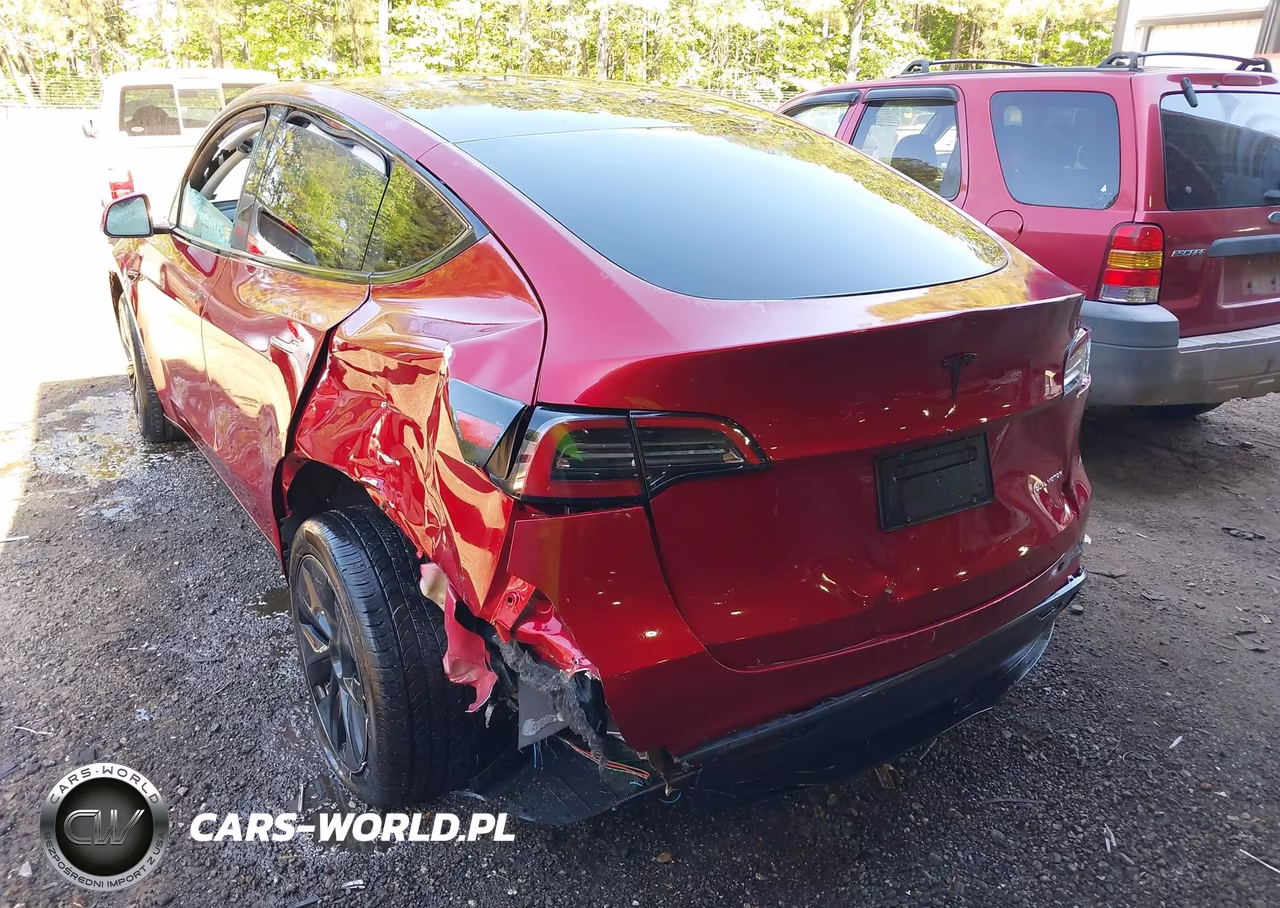 2024 Tesla Model Y Long Range Dual Motor All-Wheel Drive VIN:7SAYGDEE2RF158142 - 3
