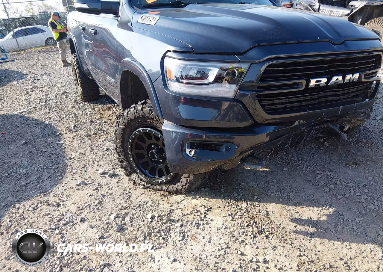 2020 Ram 1500 Laramie 4X4 6'4 Box VIN:1C6SRFDTXLN123714 - 17