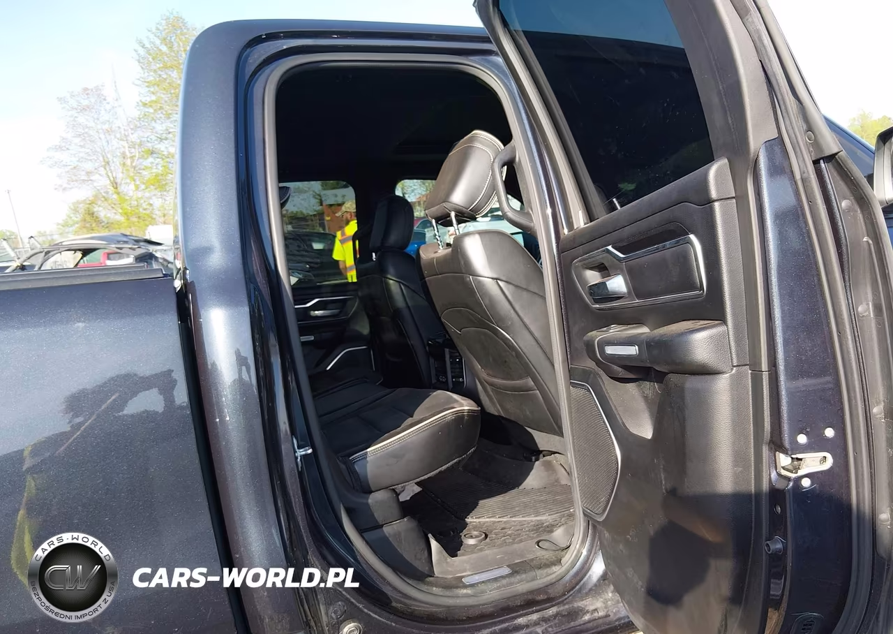2020 Ram 1500 Laramie 4X4 6'4 Box VIN:1C6SRFDTXLN123714 - 8