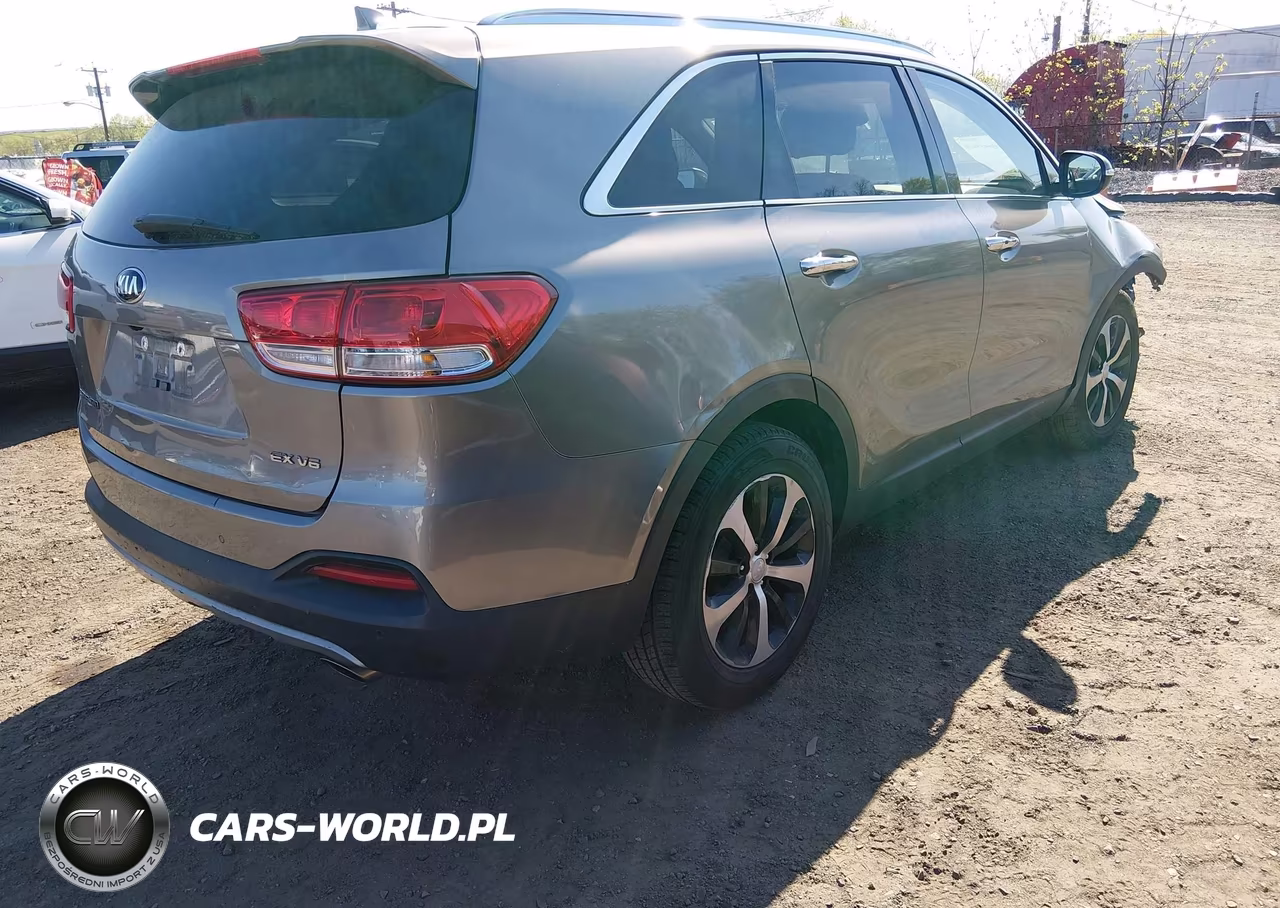 2018 Kia Sorento 3.3L Ex VIN:5XYPH4A53JG406357 - 4