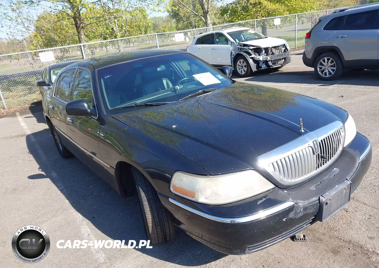 2009 Lincoln Town Car Signature Limited