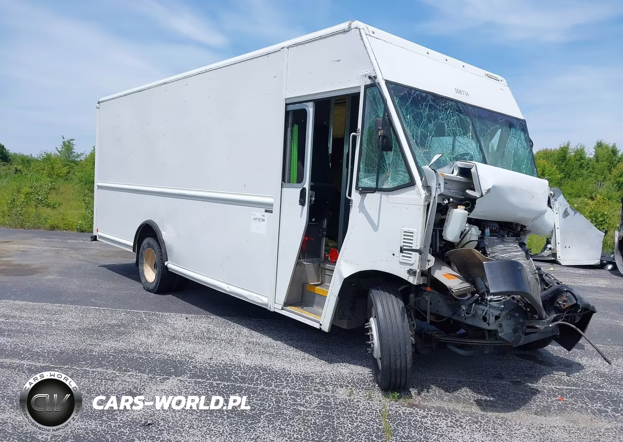 2022 Ford F-59 Commercial Stripped – zdjęcie 1 z 13