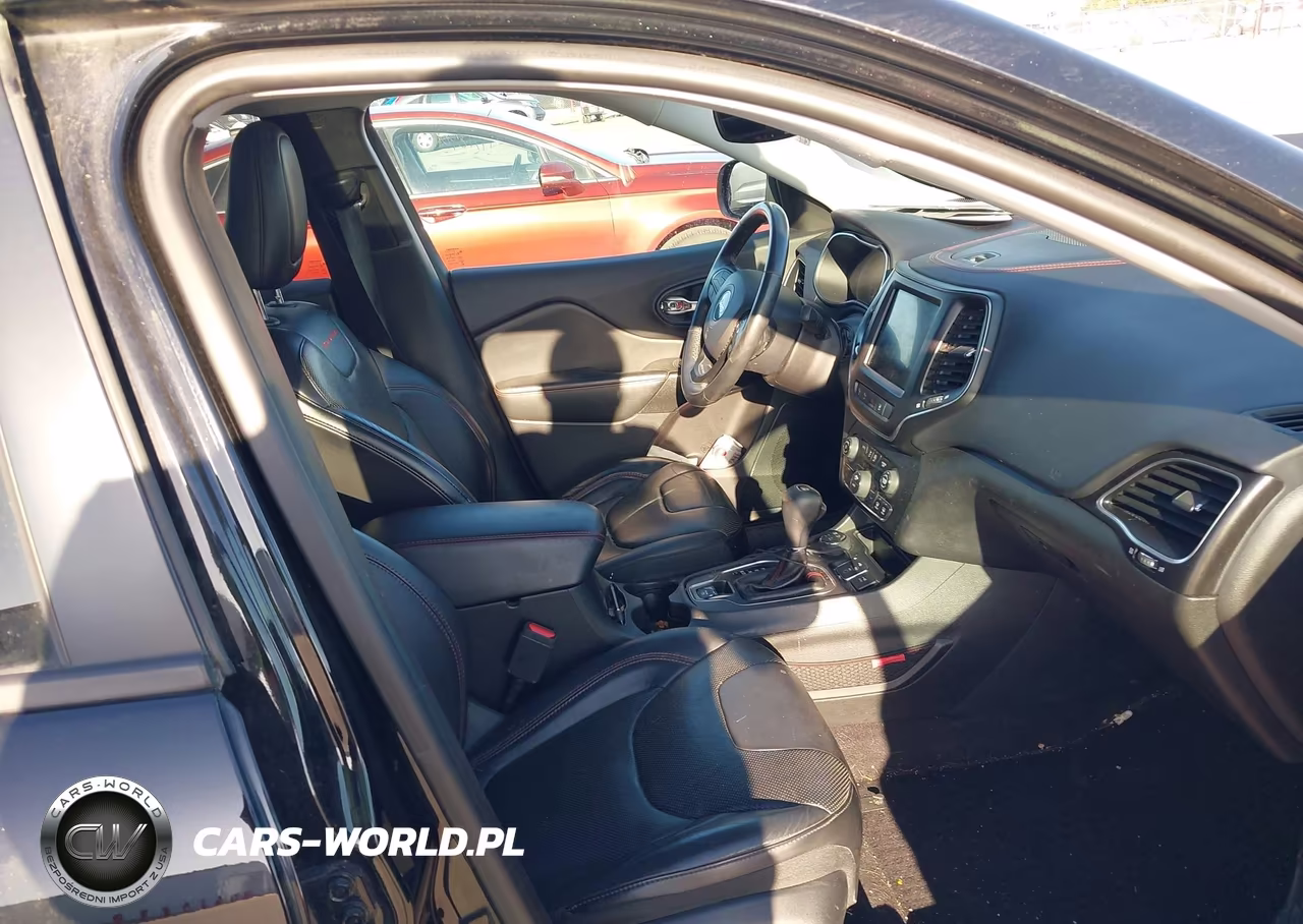 2019 Jeep Cherokee Trailhawk Elite 4X4 VIN:1C4PJMBX8KD268416 - 5