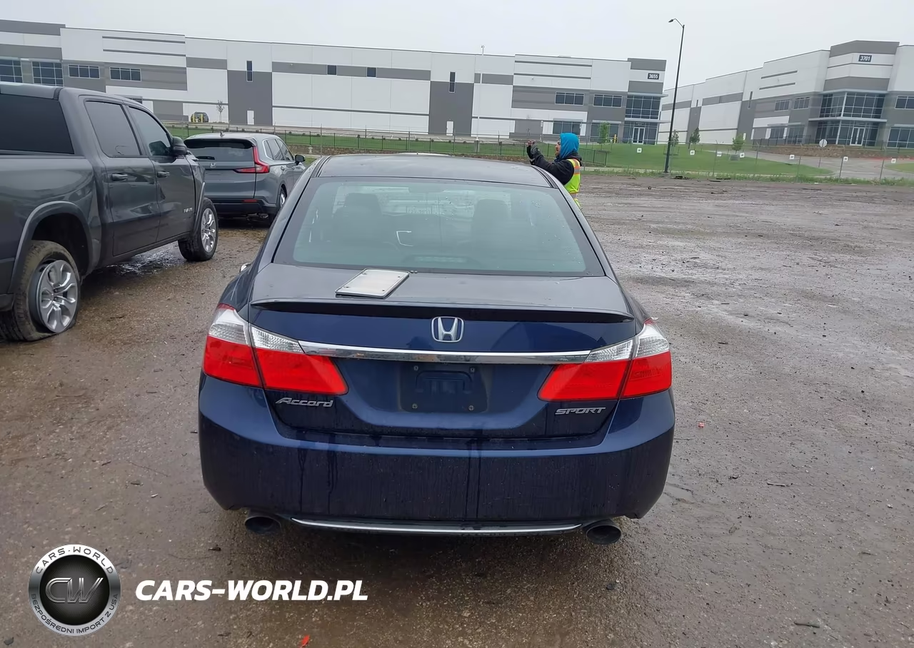 2015 Honda Accord Sport VIN:1HGCR2F50FA184314 - 17