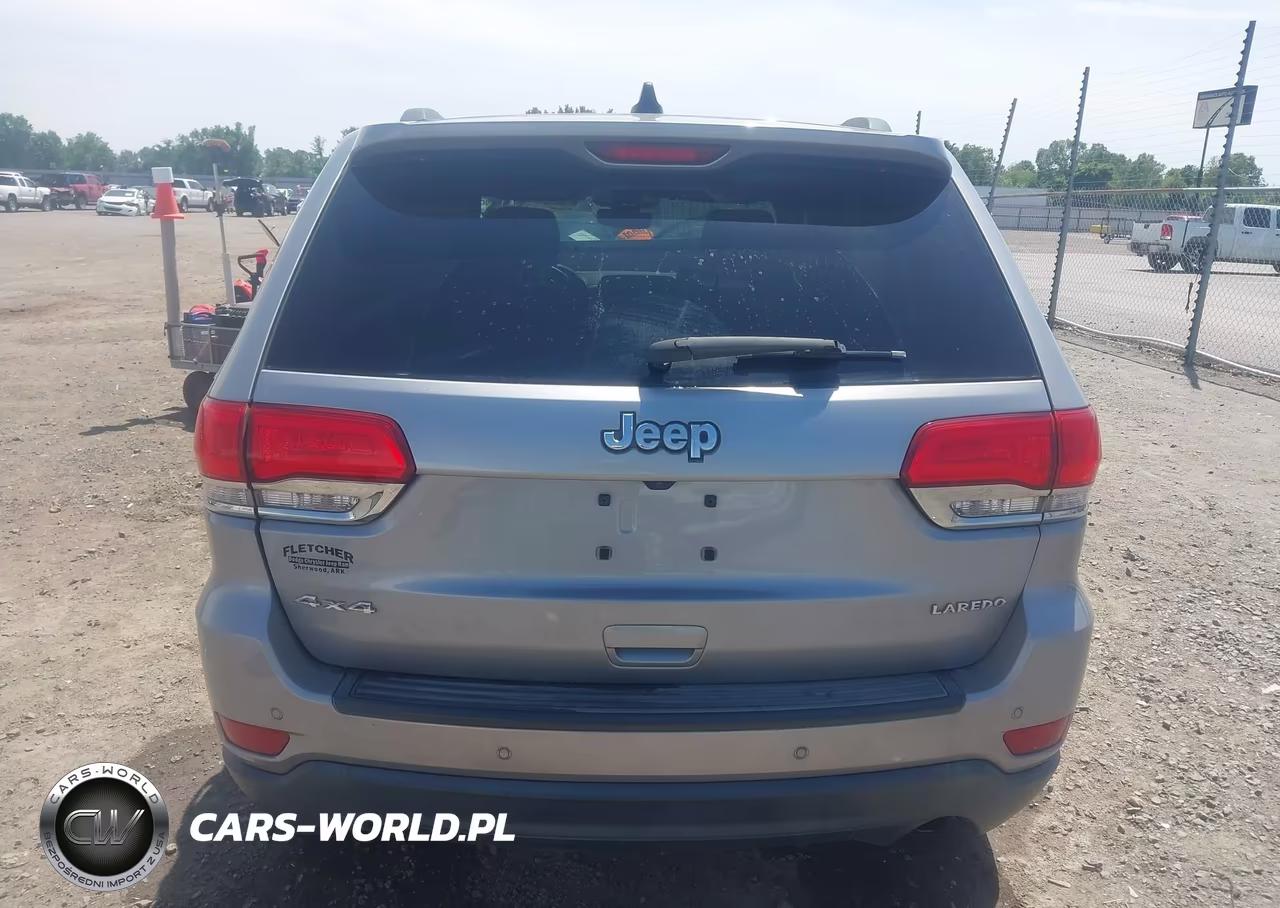 2017 Jeep Grand Cherokee Laredo 4X4 VIN:1C4RJFAG0HC735865 - 16