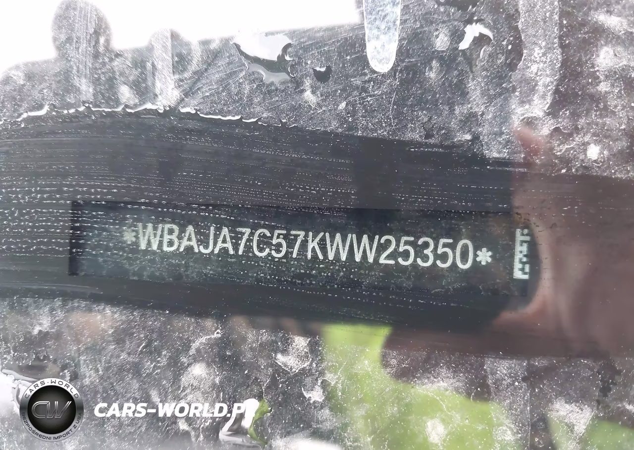 2019 BMW 530I xDrive VIN:WBAJA7C57KWW25350 - 17