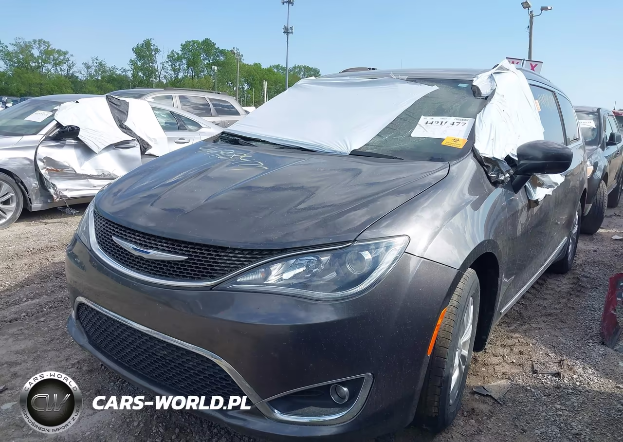 2018 Chrysler Pacifica Touring L VIN:2C4RC1BG7JR120061 - 2