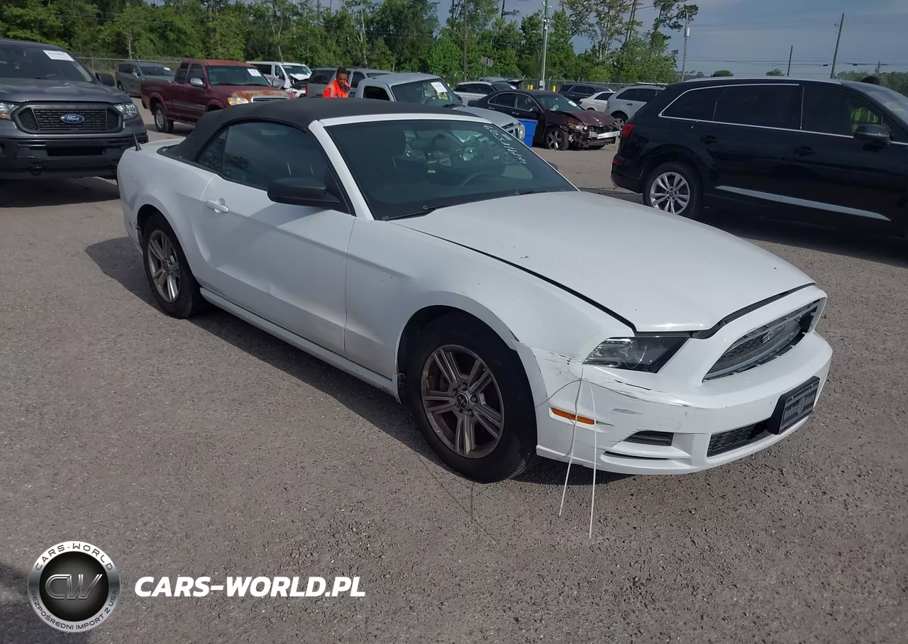 2014 Ford Mustang V6