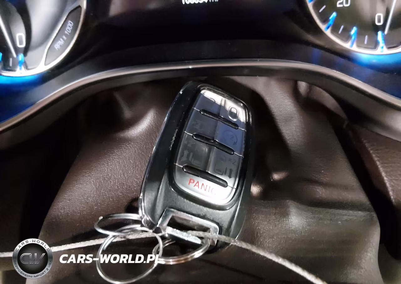 2017 Chrysler Pacifica Touring-L Plus VIN:2C4RC1EG6HR591768 - 11