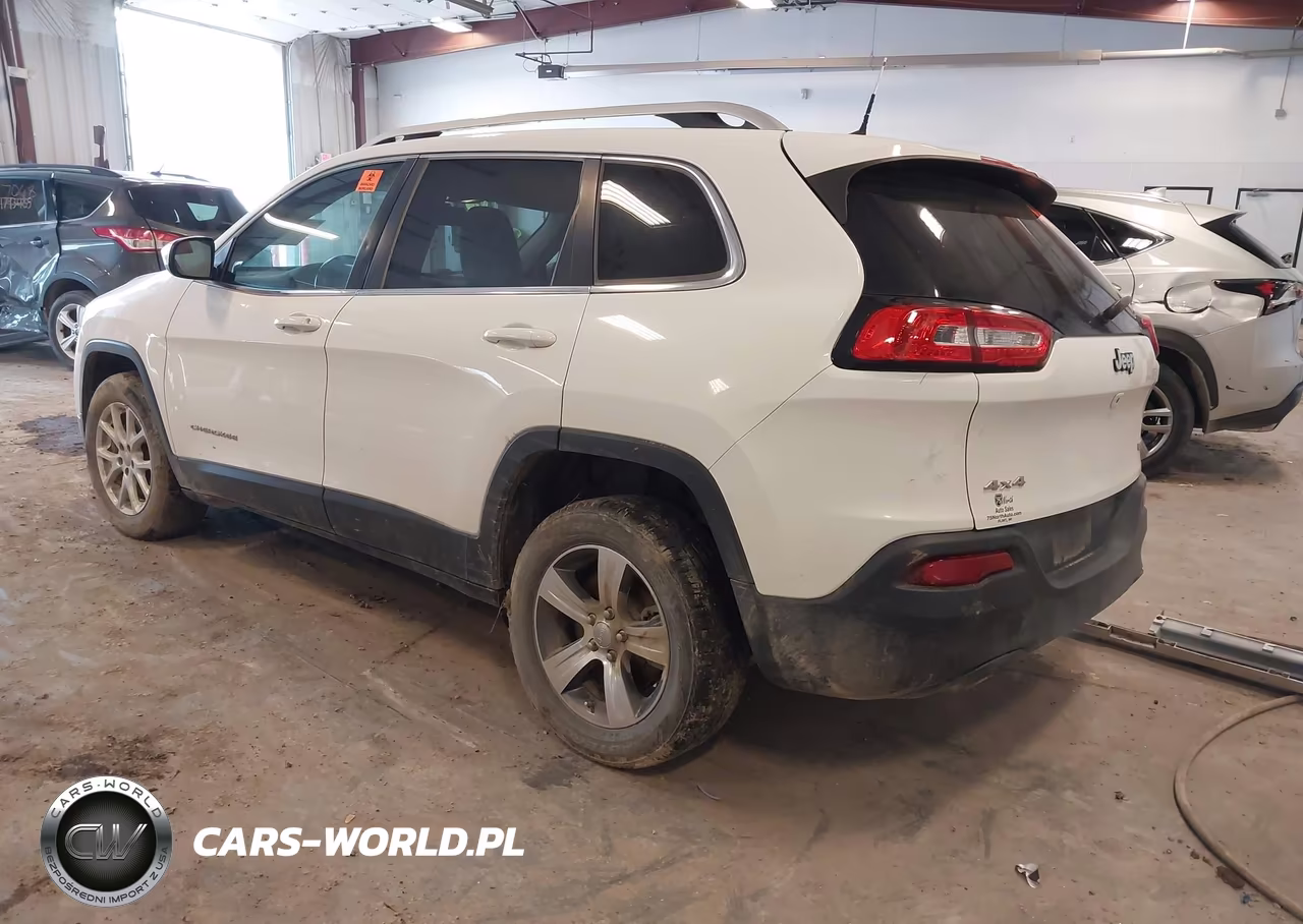 2016 Jeep Cherokee Latitude VIN:1C4PJMCB1GW120106 - 3