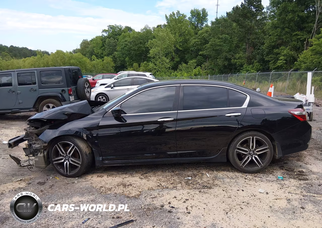 2017 Honda Accord Sport VIN:1HGCR2F52HA035406 - 15
