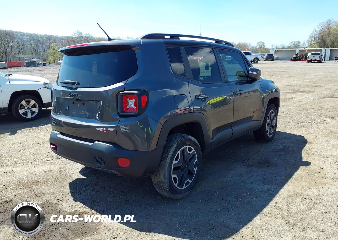 2017 Jeep Renegade Trailhawk 4X4 VIN:ZACCJBCB1HPG62937 - 4