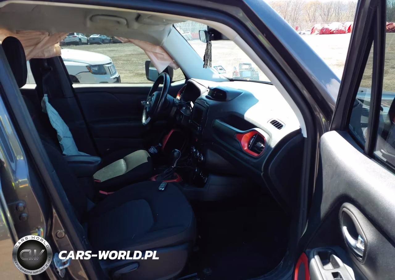 2017 Jeep Renegade Trailhawk 4X4 VIN:ZACCJBCB1HPG62937 - 5