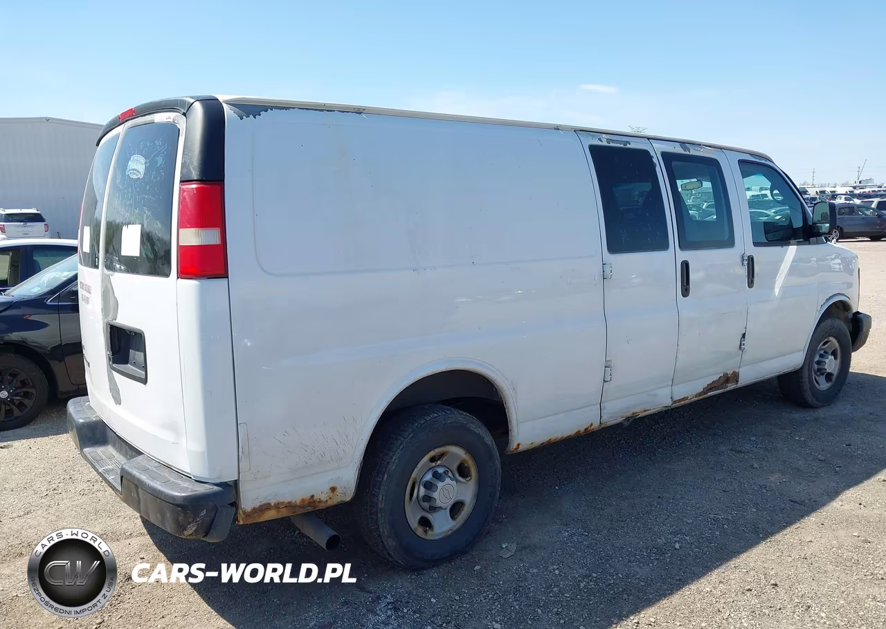 2010 Chevrolet Express 3500 Work Van VIN:1GC2GUBG0A1182137 - 4
