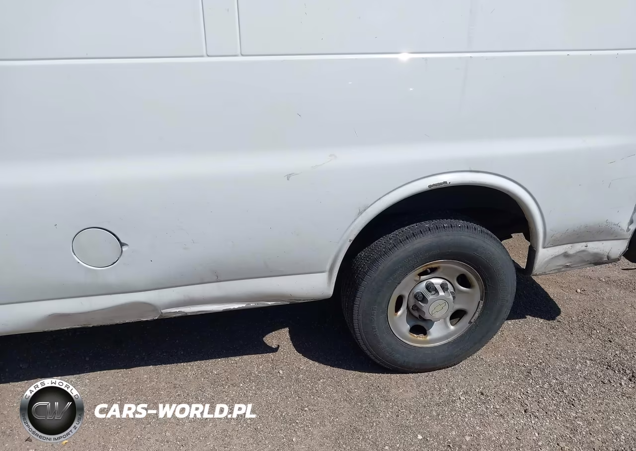 2010 Chevrolet Express 3500 Work Van VIN:1GC2GUBG0A1182137 - 6