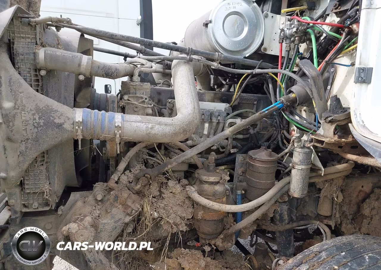 2000 Freightliner Conventional Fld112 VIN:1FUY3MDB9YLF83039 - 9