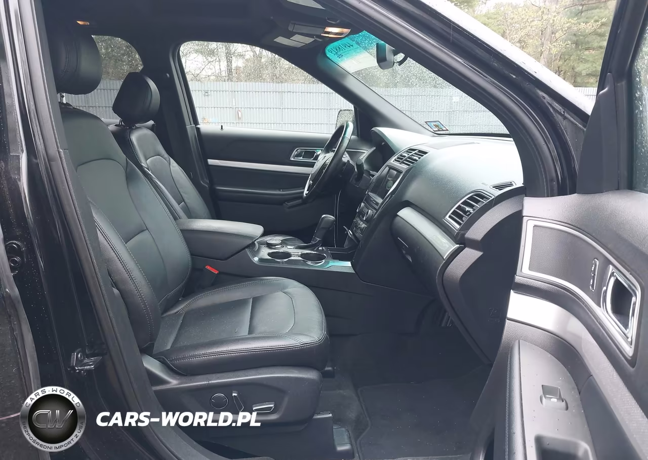 2017 Ford Explorer Xlt VIN:1FM5K8D89HGB16276 - 5