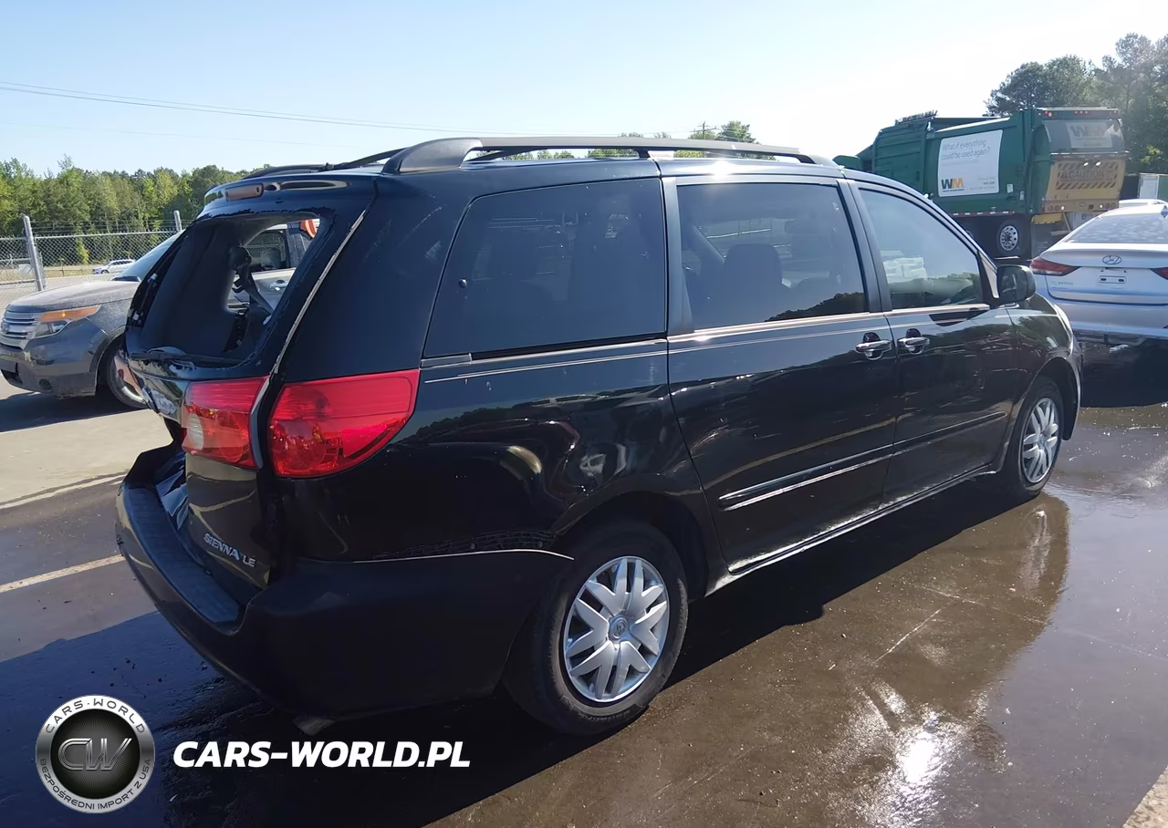 2010 Toyota Sienna Le VIN:5TDKK4CC1AS315825 - 4