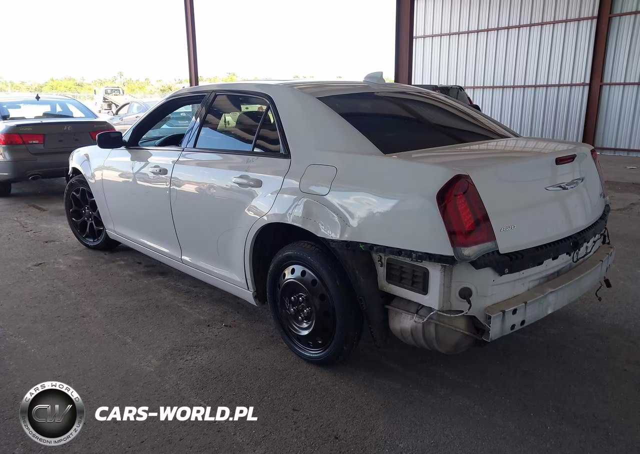 2016 Chrysler 300 300S VIN:2C3CCAGG4GH136364 - 3