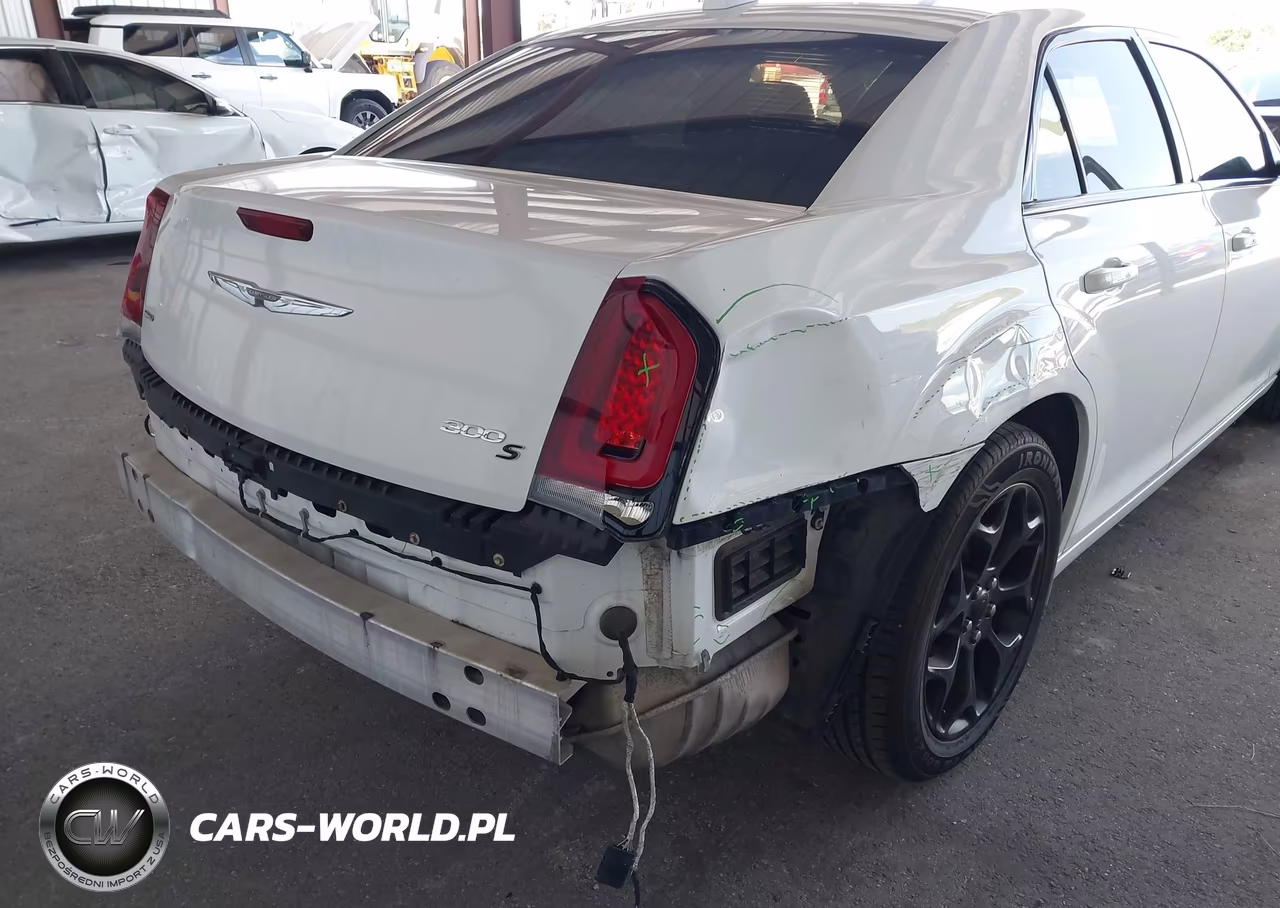 2016 Chrysler 300 300S VIN:2C3CCAGG4GH136364 - 6