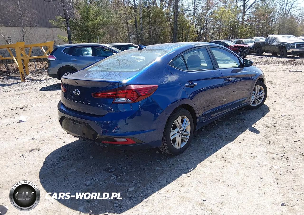 2020 Hyundai Elantra Sel VIN:5NPD84LF4LH572634 - 4