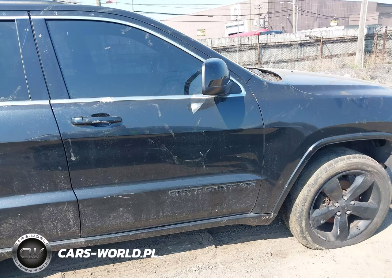 2015 Jeep Grand Cherokee Altitude VIN:1C4RJFAG8FC742494 - 13