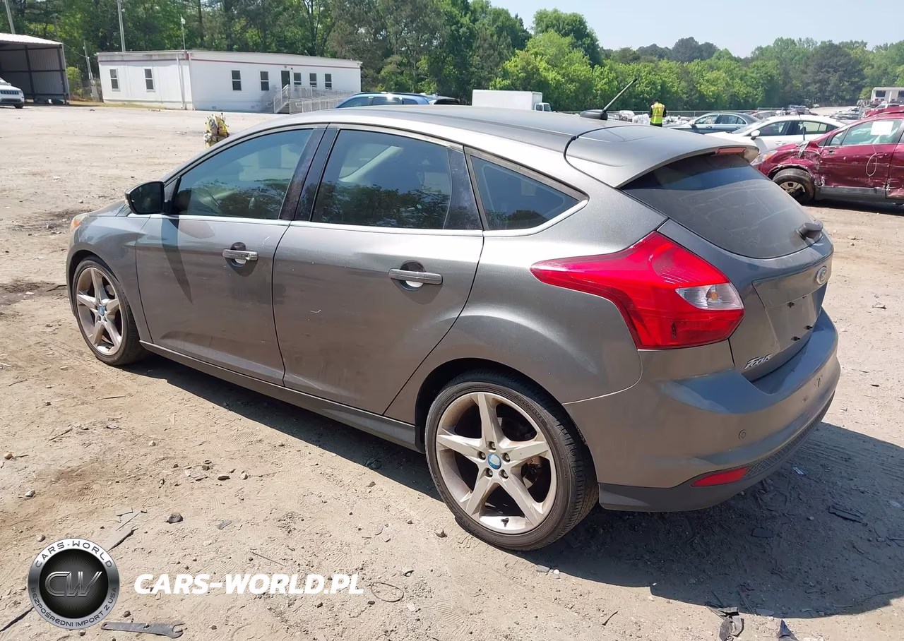 2012 Ford Focus Titanium VIN:1FAHP3N24CL276913 - 3
