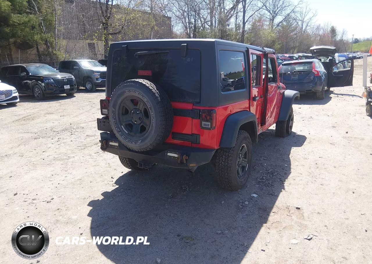 2016 Jeep Wrangler Unlimited Sport VIN:1C4BJWDG8GL190235 - 4