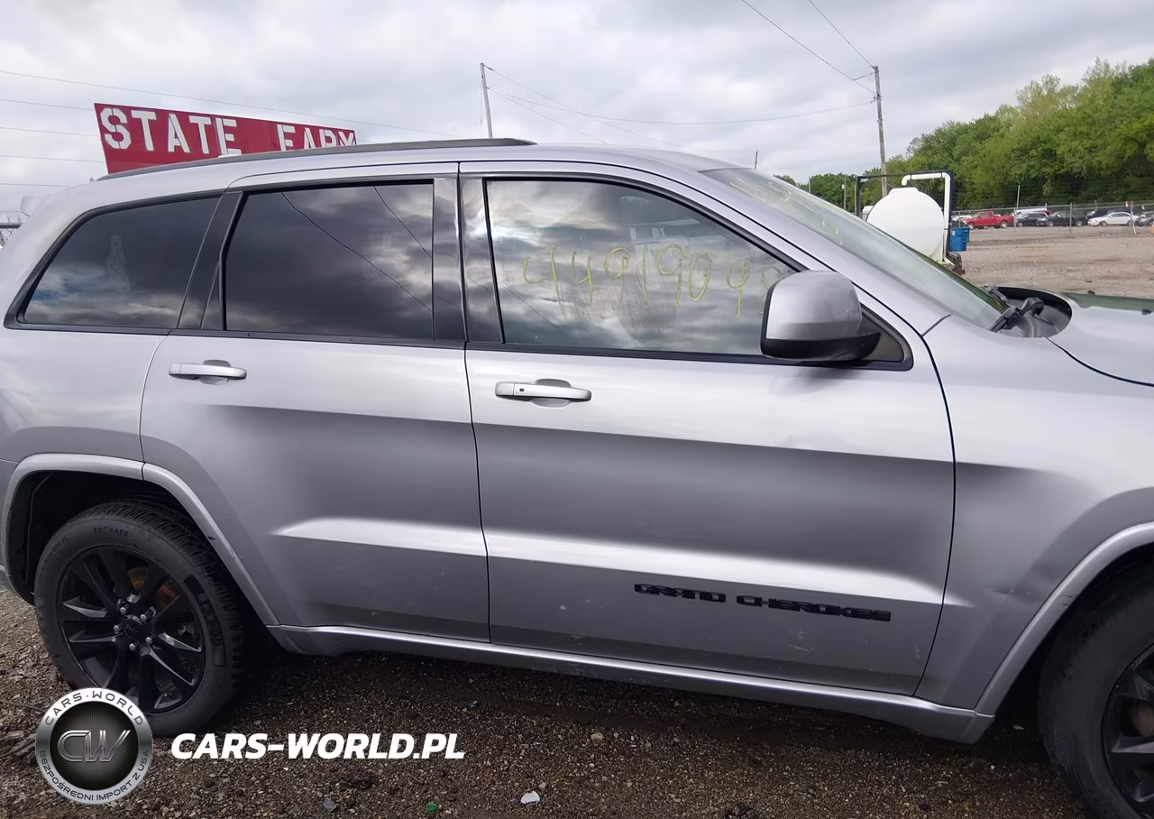 2018 Jeep Grand Cherokee Altitude 4X4 VIN:1C4RJFAG7JC503091 - 14