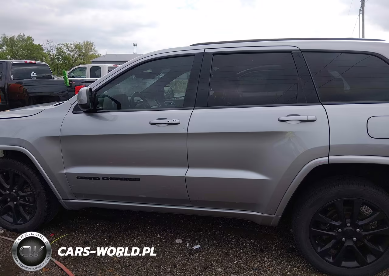 2018 Jeep Grand Cherokee Altitude 4X4 VIN:1C4RJFAG7JC503091 - 15