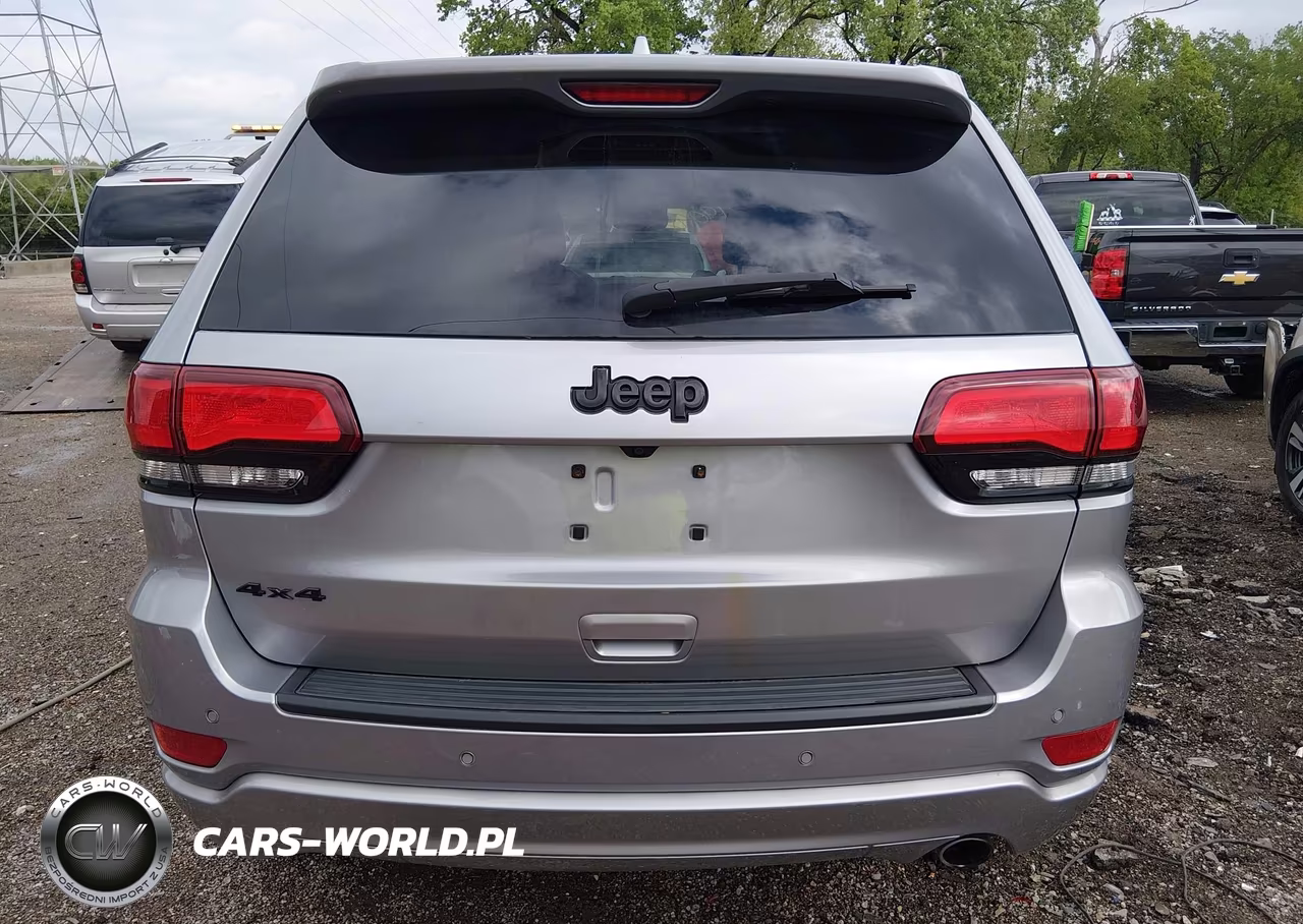 2018 Jeep Grand Cherokee Altitude 4X4 VIN:1C4RJFAG7JC503091 - 17