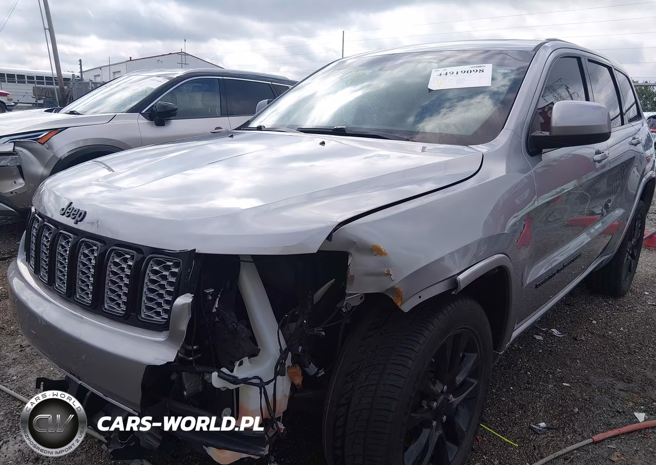 2018 Jeep Grand Cherokee Altitude 4X4 VIN:1C4RJFAG7JC503091 - 18